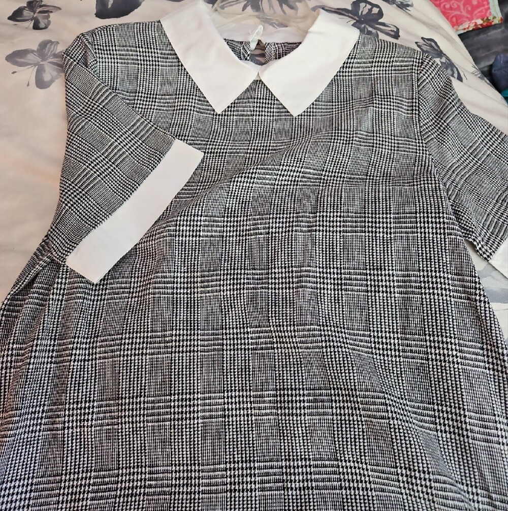 Black and White Plaid Dress with White Collar - Picture 2 of 3